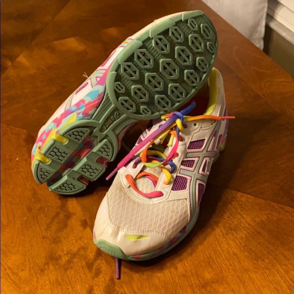 ASICS shoes - Picture 3 of 5